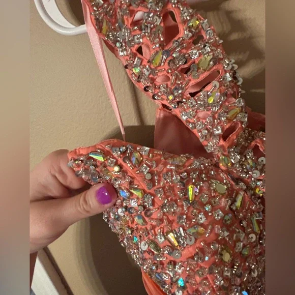 MacDuggal Women’s prom/formal dress size 10 - Picture 2 of 15